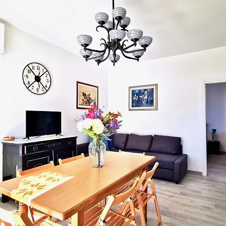 Apartment Lake Dream By Design Studio *